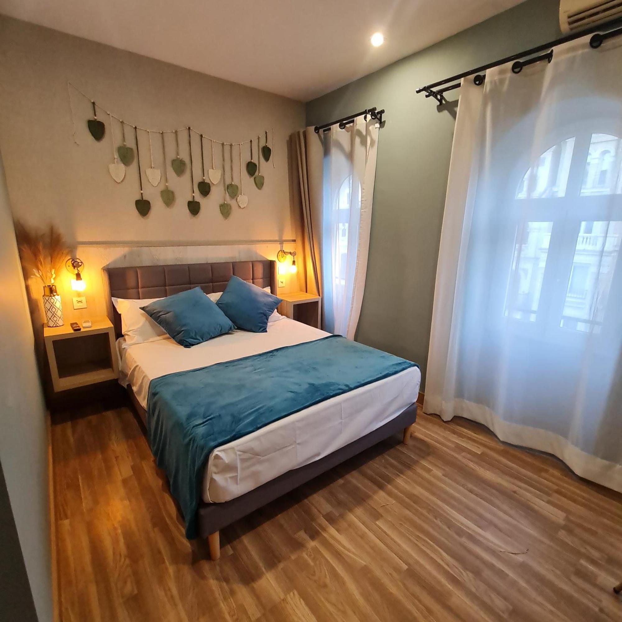 Luxury Green Hostal Madrid Gran Via מראה חיצוני תמונה